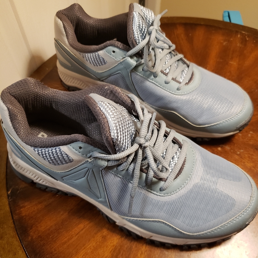 Reebok - Picture 3 of 5